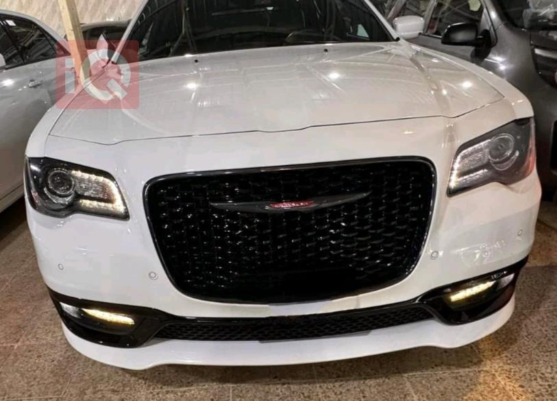 کرایسلەر 300